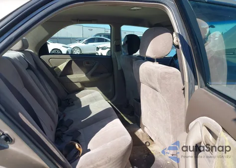 1998 Toyota Camry Le from USA, damaged, VIN JT2BG22K8W0172762